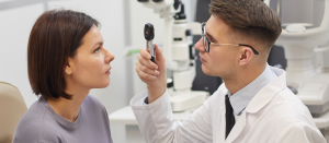 Deslocamento de retina: entenda os sintomas